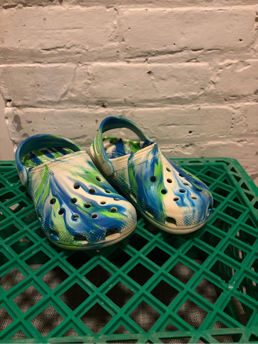 Crocs Classic Clog Kids Blue Green White Marbled Tie Dye